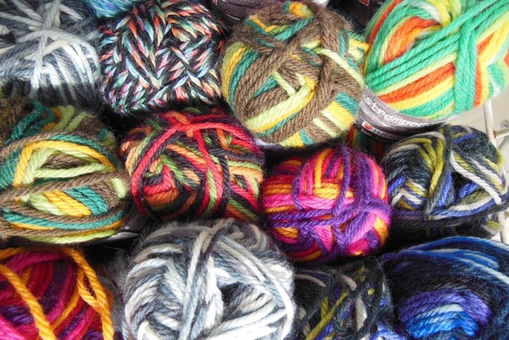 how to declutter your craft stash of yarns